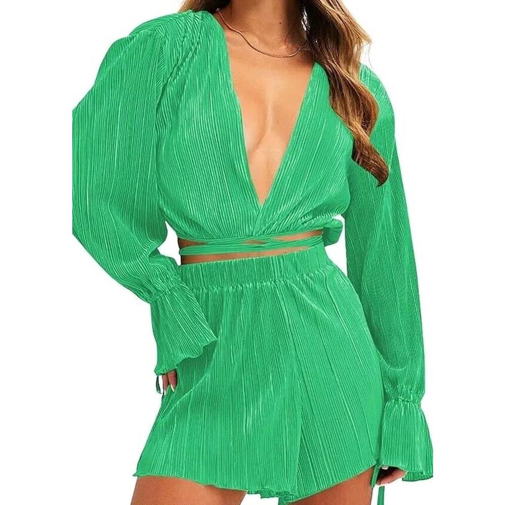 Irish Kelly Green Coquette Blouse Sz M Textured Long Bell Sleeve Cropped Low Cut